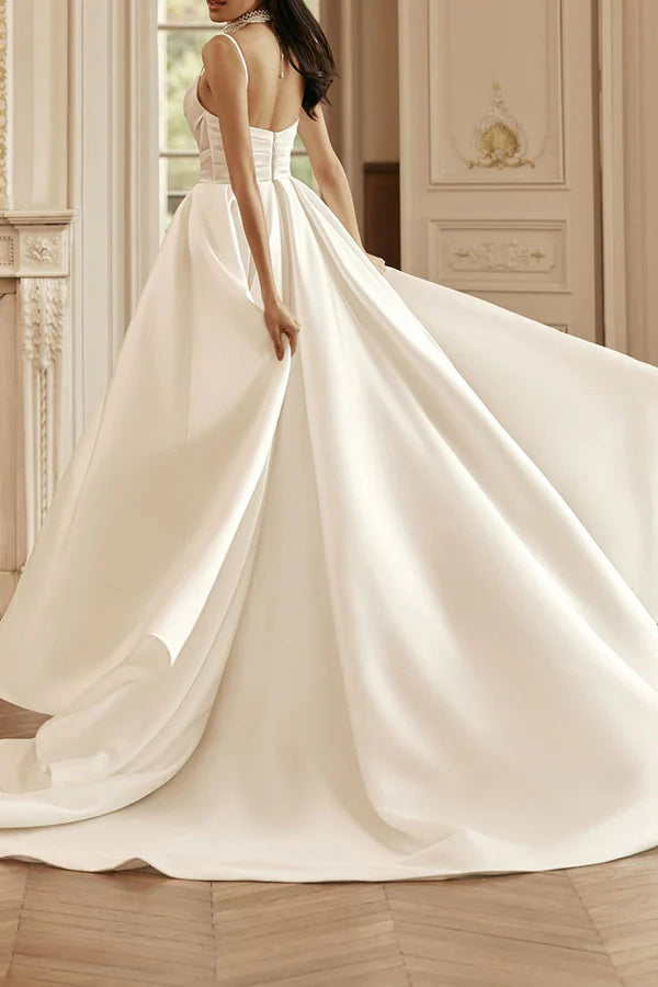 abito da sposa rustico in raso con spalline sottili e perle